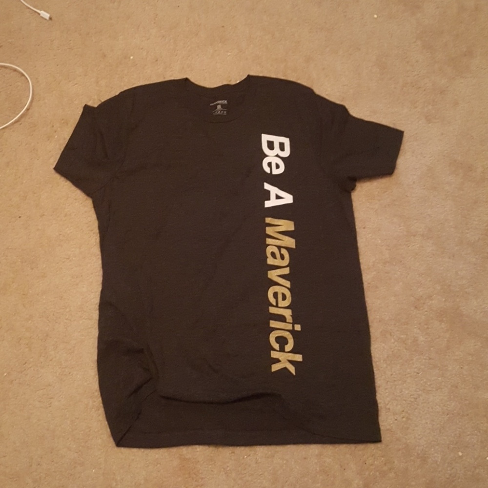 logan paul be a maverick adult large